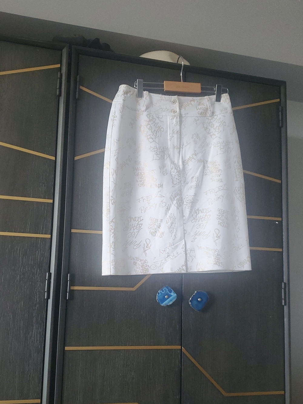 Joseph Ribkoff White Pencil Skirt with Gold Script Grafiti